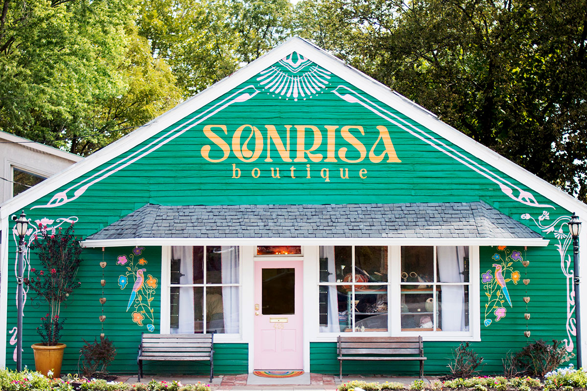 Sonrisa Boutique storefront in Fayetteville Arkansas