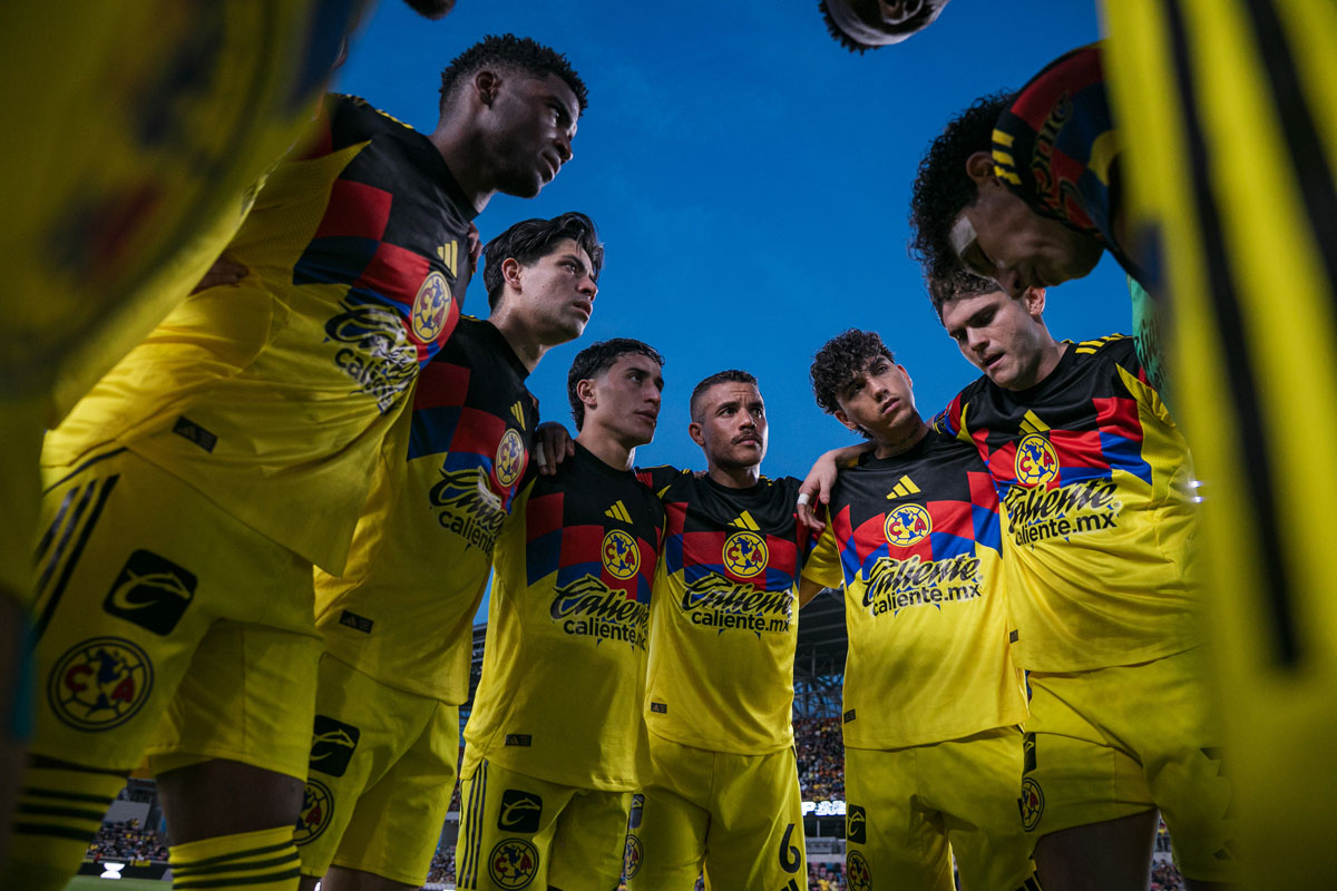 Club America Mens Team Huddle