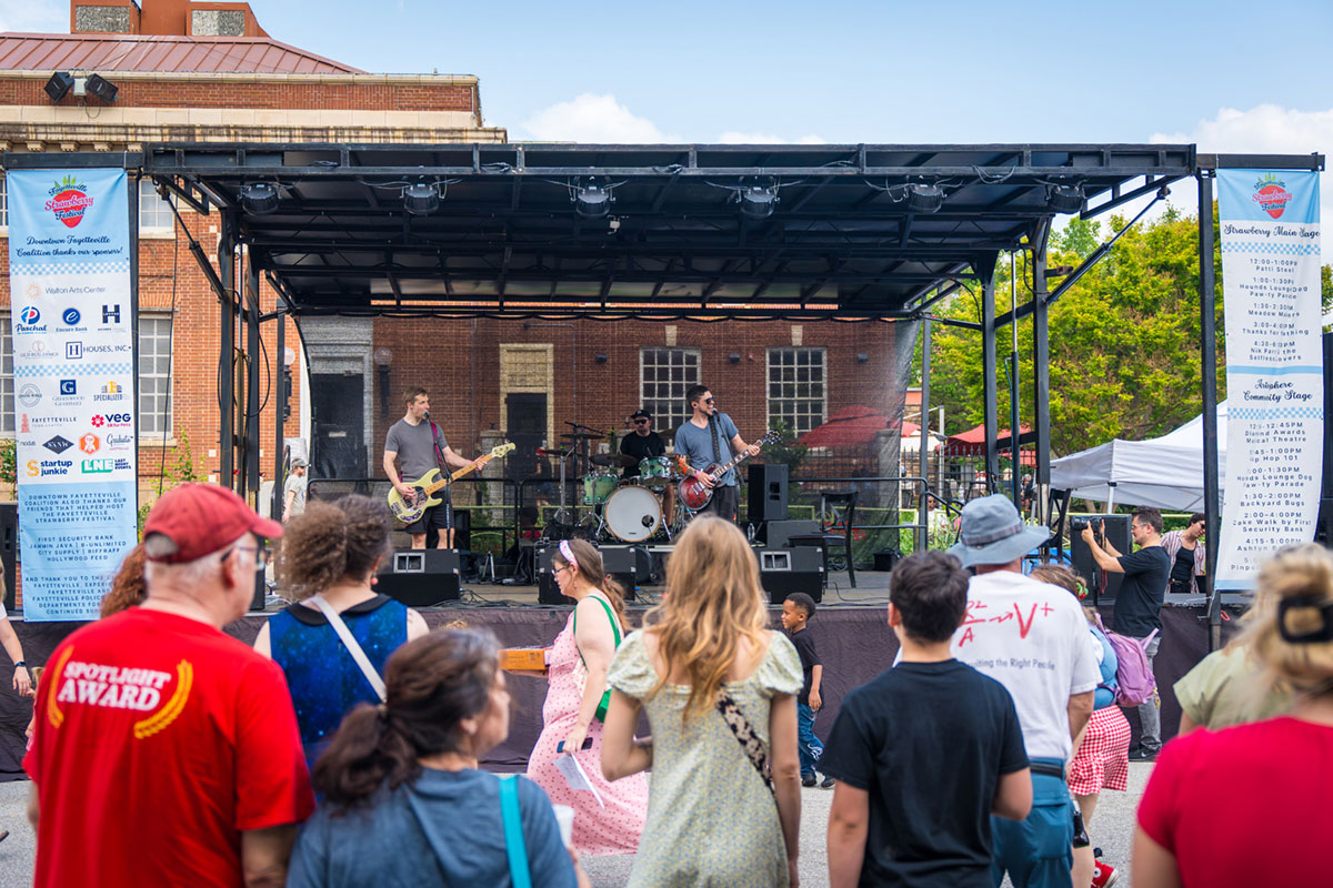 Live Music at Strawberry Fest 2026